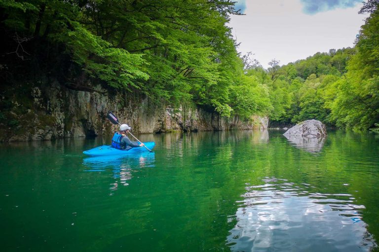 Kajakaški izlet na mirni vodi