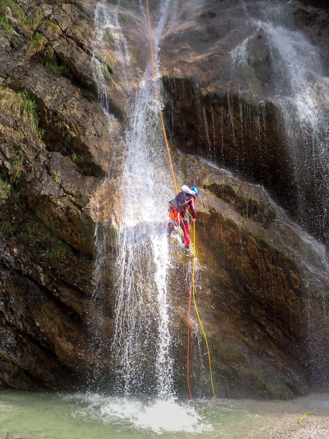 Adrenalinska pustolovščina v italijanskem kanjonu Rio Macile