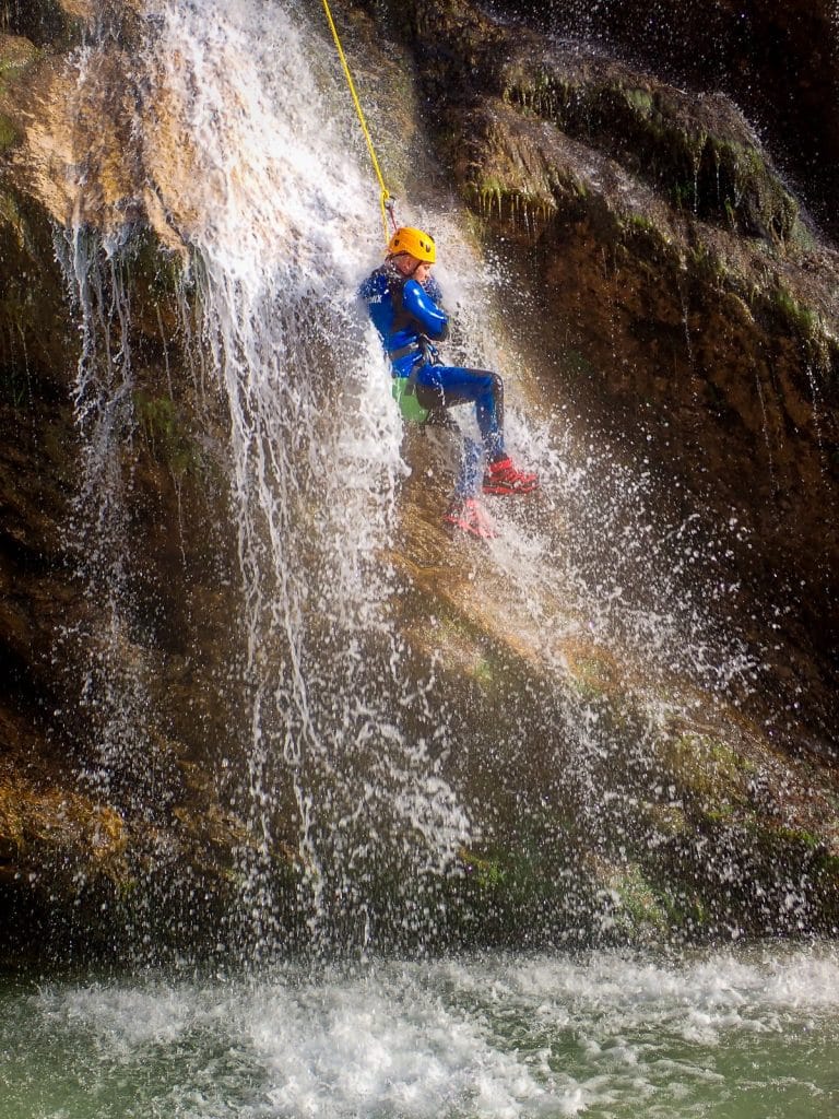 Vodni izzivi in skoki v neokrnjeni naravi Rio Macile